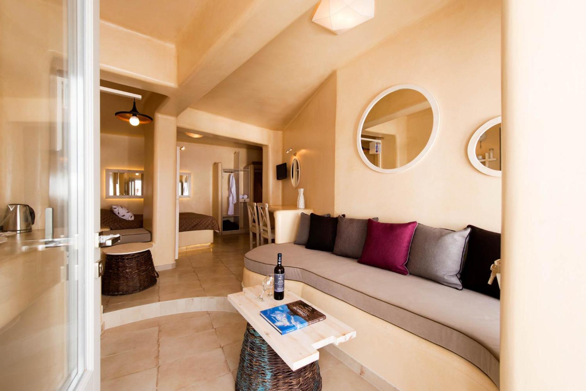Junior Suite with Outdoor Hot Tub and Caldera View,958483246:JPEG